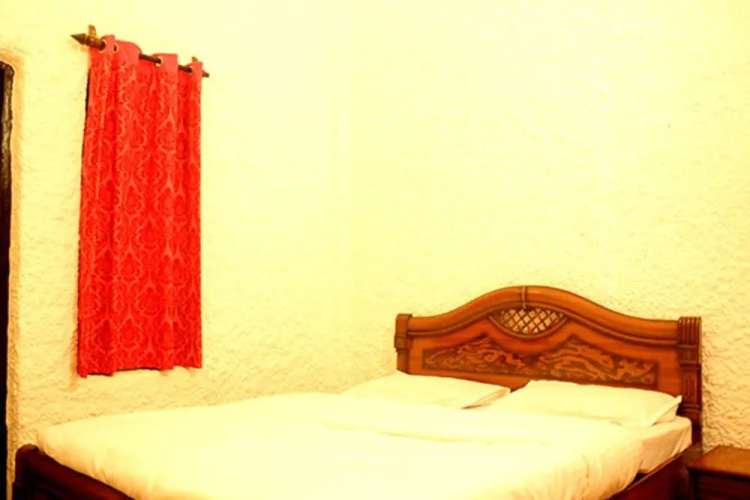 LSQ Luxuria (Nagaon)