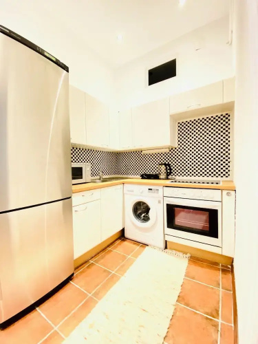 Cozy 2BR Apartment Close to Westbahnhof