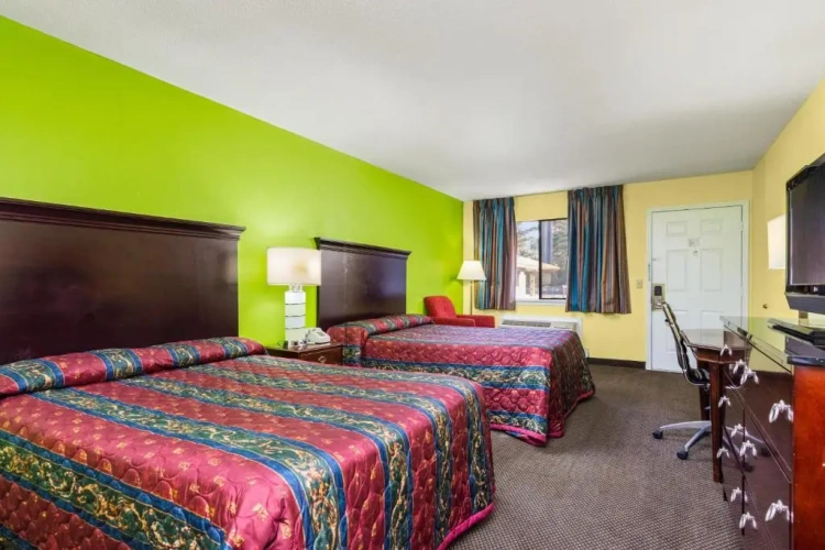 Standard Quadruple room