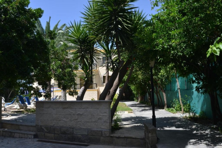 1 Bedroom Double Apartment with garden view