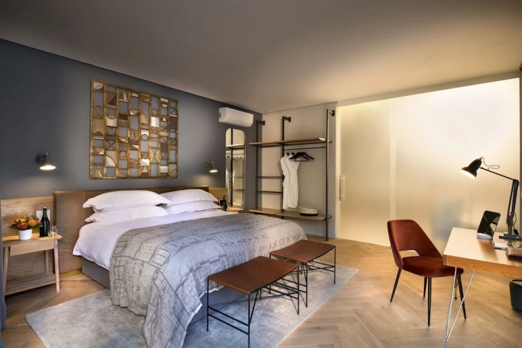 2 Bedrooms Villa
