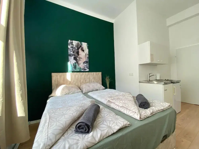 8 Studios with Terrace in Margareten