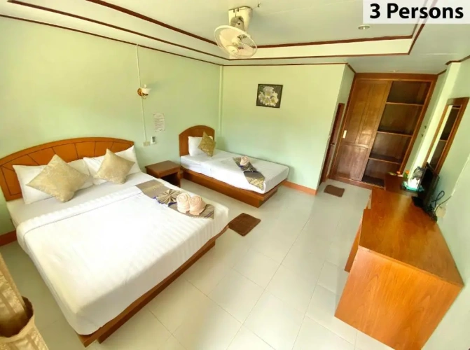 Standard Triple room with pool view
