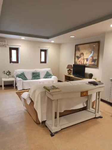 Apartamento independiente con jardín privado