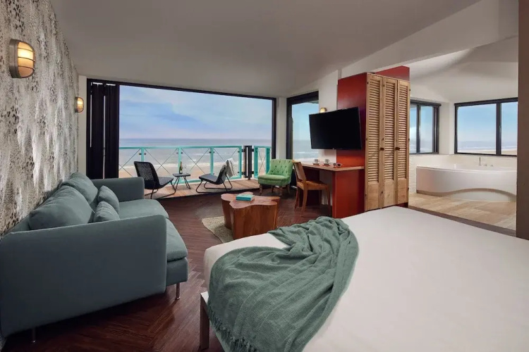 Beachhouse Hotel