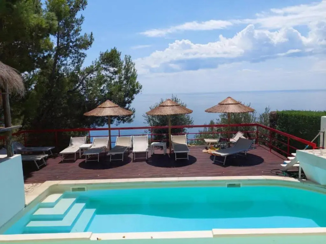 Luna Rossa Resort