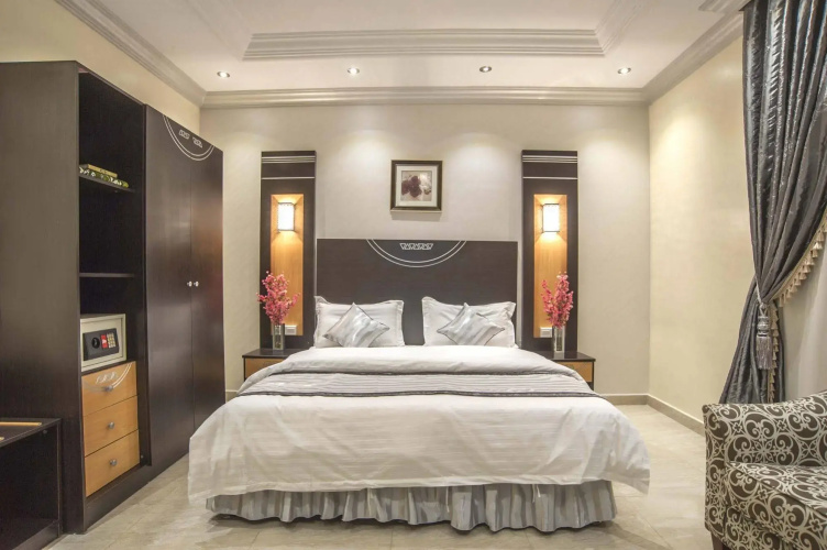 Al Ezzah Palace Hotel Suites