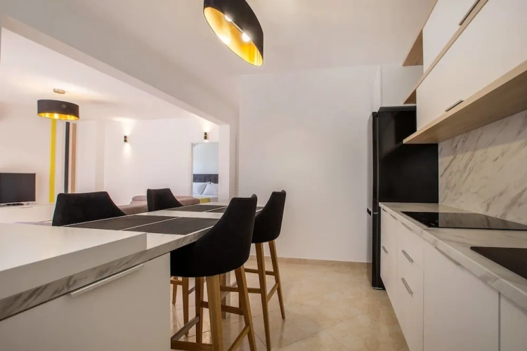 1 Bedroom Deluxe Apartment