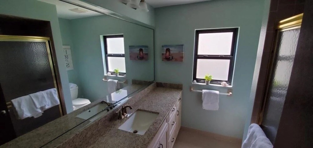 Dancin Dolphin 3 Bedroom Home by Redawning