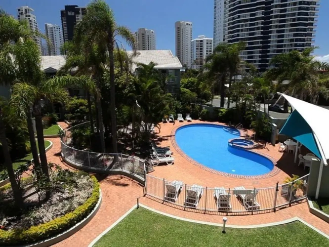 2 Bedrooms Quadruple Apartment