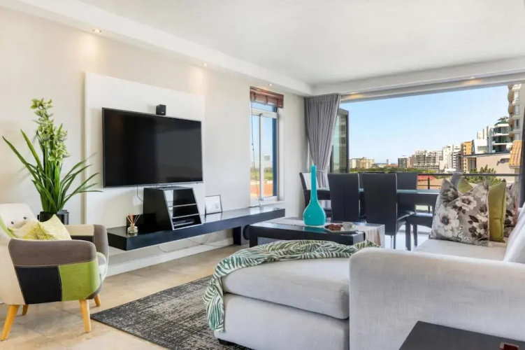15 @ Villa Marina - Mouille Point