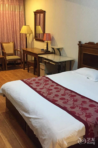 Luoyang New Shengguang Hotel