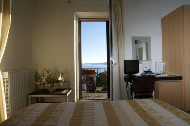 Hotel Lido di Angera