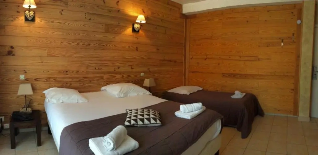 Standard Triple room