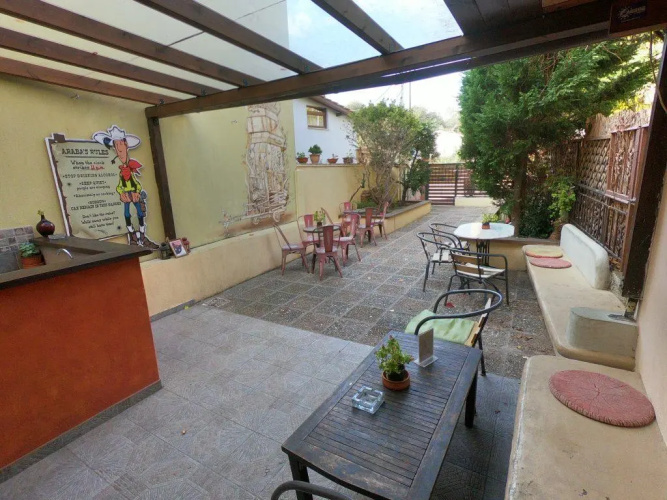 Arabas —  Hostel