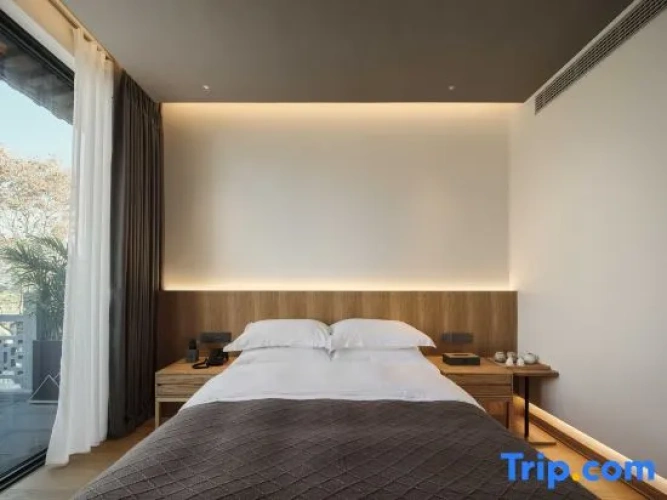 Standard Double room with river view
