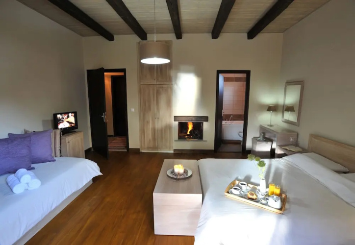 Gefyri Hotel