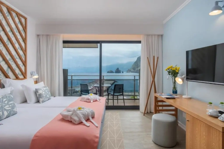 Deluxe Twin room with sea view