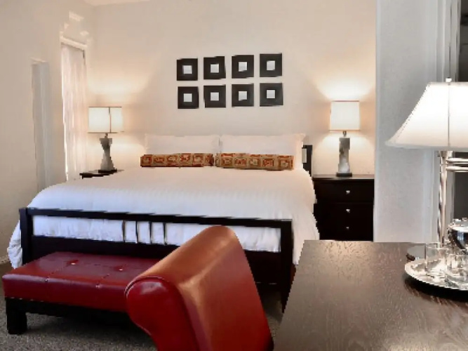 El Primero Hotel