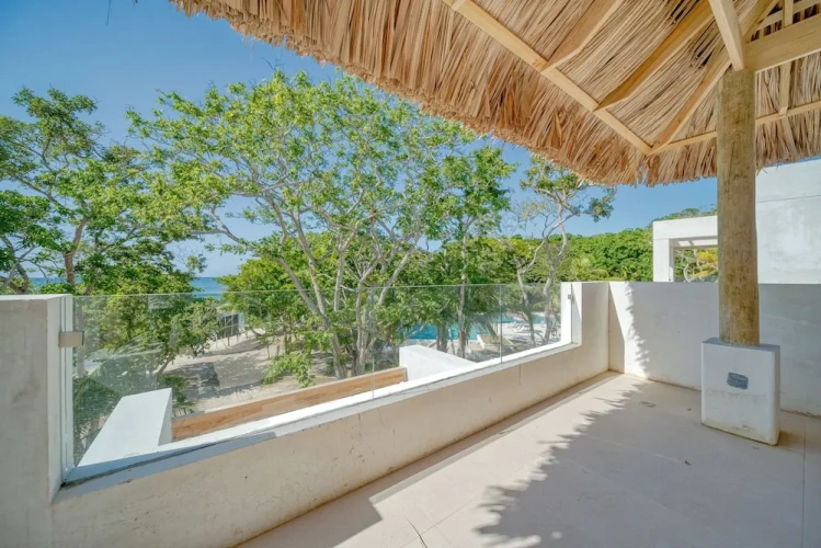 Luxury Single Suite beachfront