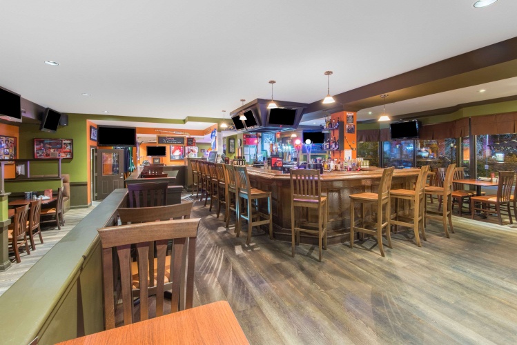 Ramada Plaza by Wyndham Niagara Falls photo 26