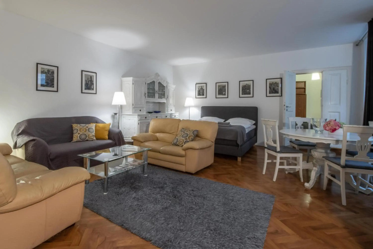 Apartman Carolinum