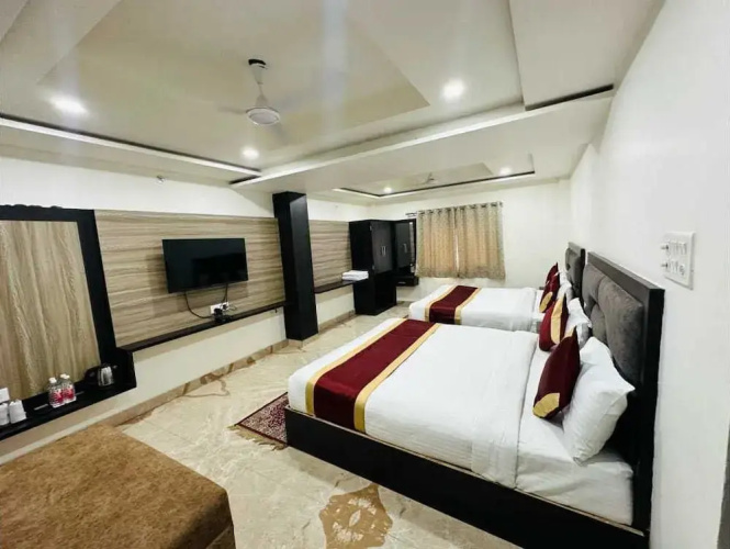 Hotel M K Grand