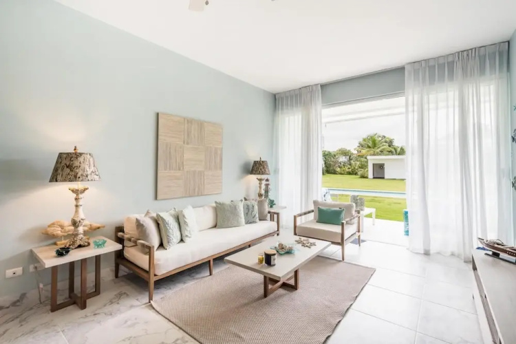 Two-bedroom apt With Pool View bbq in Lake View