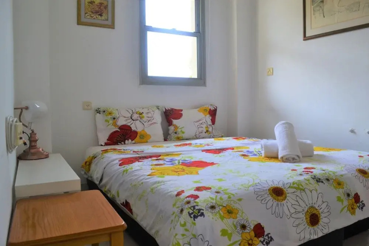 2BDR Amazing Location with Parking
