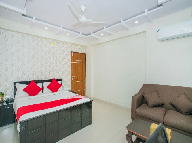 OYO 16455 Amazing  Inn
