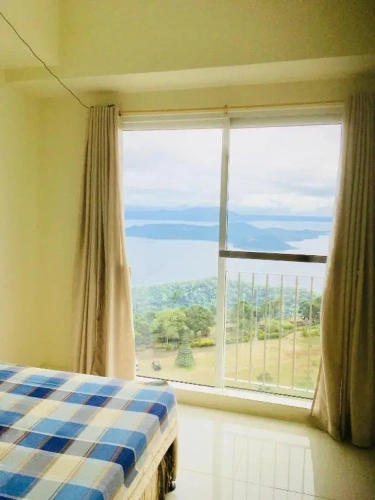 Standard Family room with lake view
