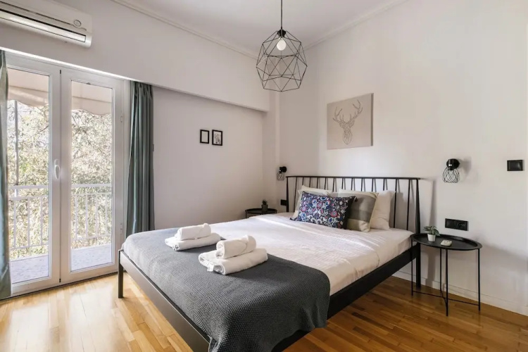 Zeus 2-Bedroom Apt with Acropolis View