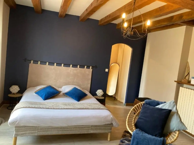 Standard Triple room with garden view