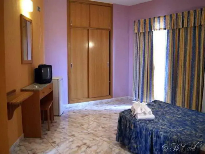 Hostal Carel