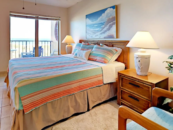 4400 Gulf Blvd Condo Unit 207