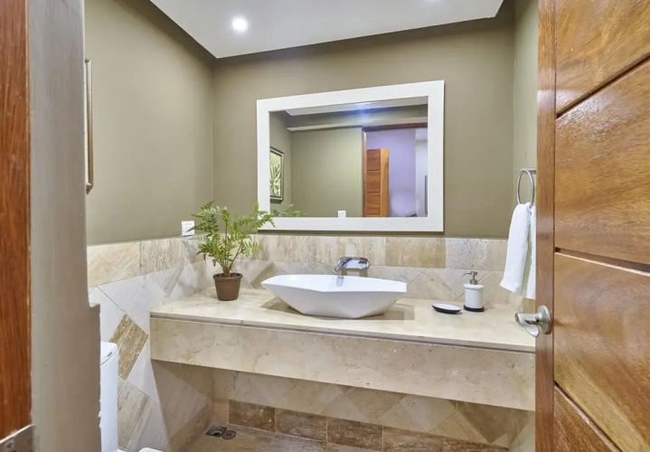 Luxury Beach Condo With Pool View Bh-102