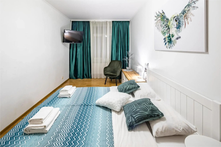 The MAIN square! 2 separated bedrooms, balcony