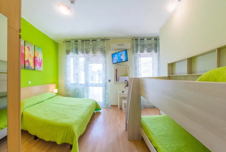 Quadruple room with balcony