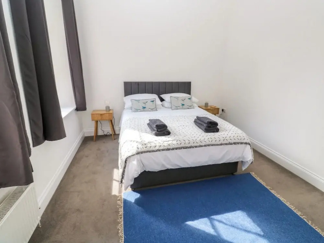 2 Regent Mews