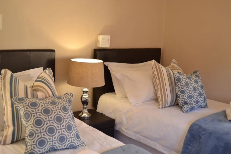 Caulfield self Catering