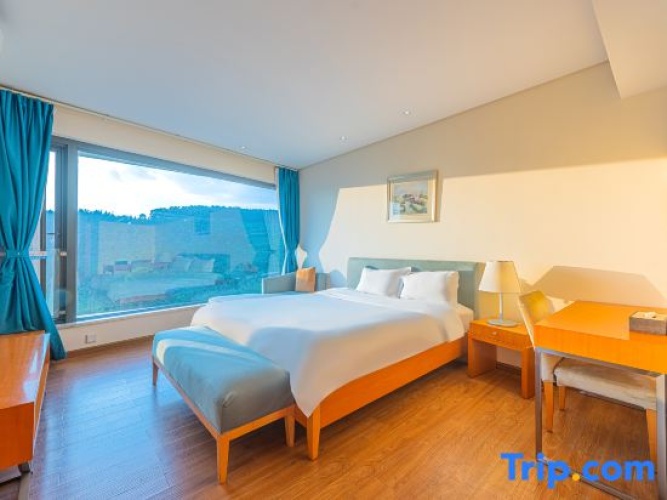 1 Bedroom Suite with lake view