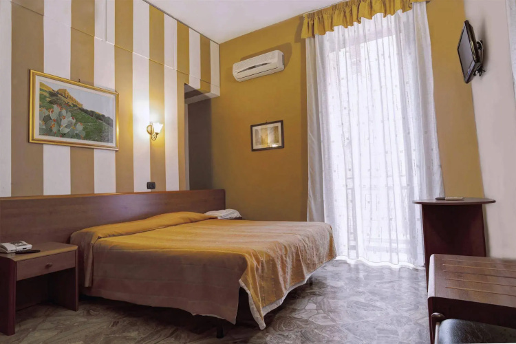 Kolymbetra Bed and Breakfast