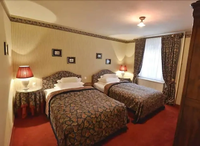 Deluxe Suite