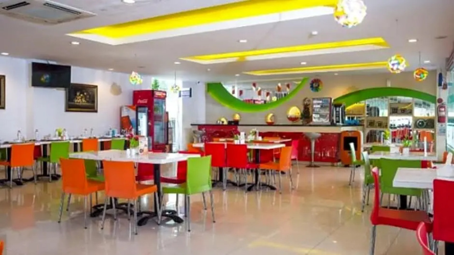 Dewarna Hotel & Convention