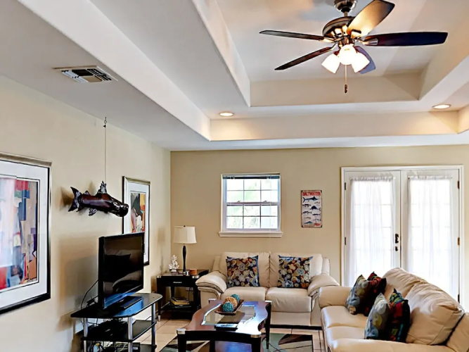 110 E Marlin Condo - 2 Br condo by RedAwning