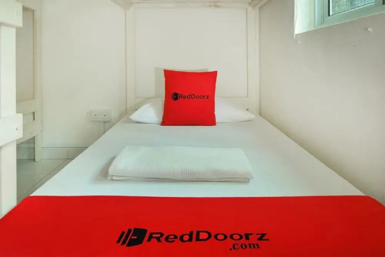 RedDoorz Hostel @ Lavender MRT