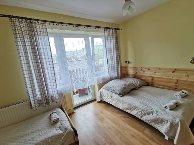 Standard Triple room