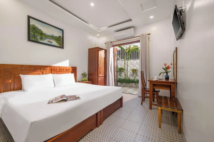 Deluxe Double room with courtyard view