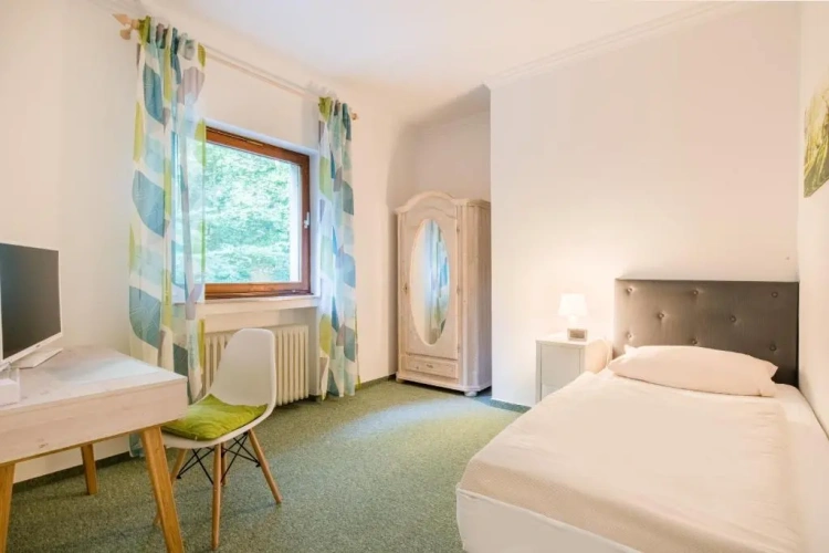 Standard Single room
