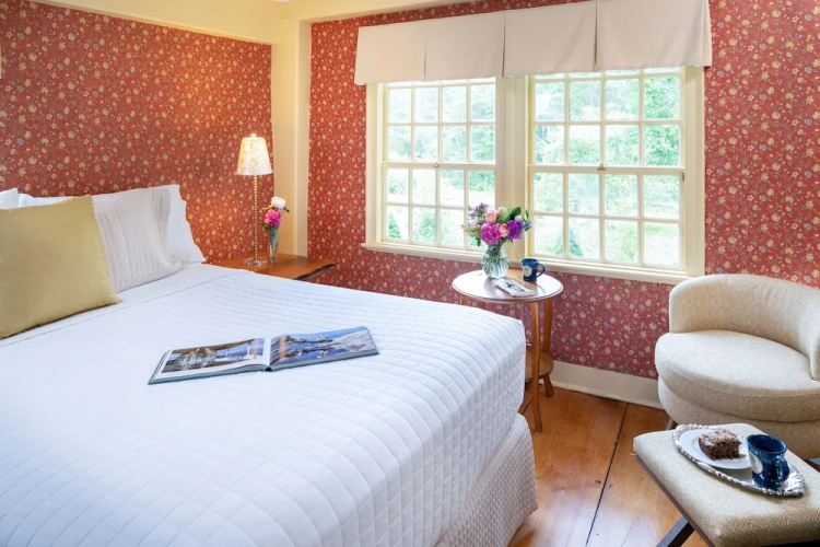 Waldo Emerson Inn